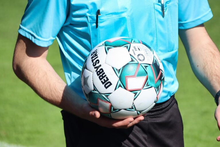 Il calcio italiano trema: 30 arbitri ascoltati in Procura, interrogatori fiume