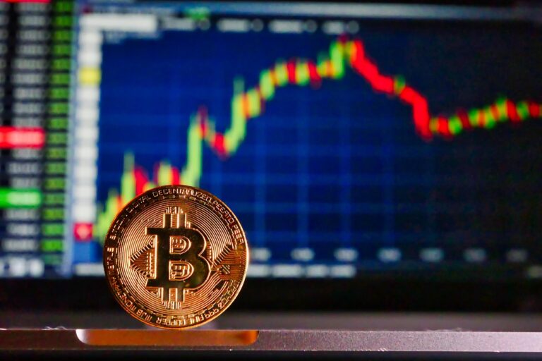 Fotovoltaico, sequestro di criptovalute per 7 mln