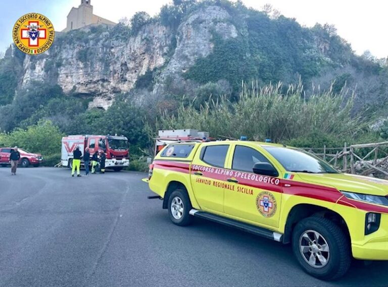 Ispica, un escursionista muore precipitando in una cava: recuperato il cadavere Ispica, un escursionista muore precipitando in una cava: recuperato il cadavere
