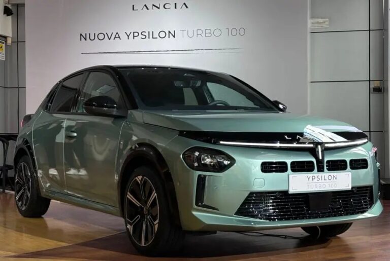 Lancia presenta Ypsilon Turbo 100, la sportiva con cambio manuale