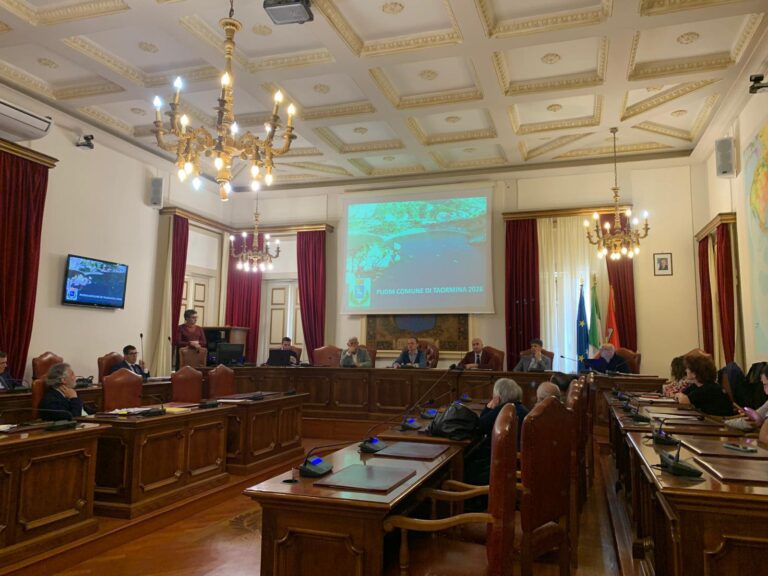 Taormina, presentato il nuovo PUDM: 53% spiagge per libera fruizione, 47% ai privati