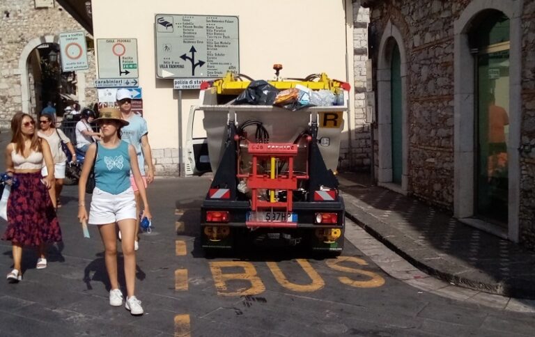 Taormina, al via le isole mobili