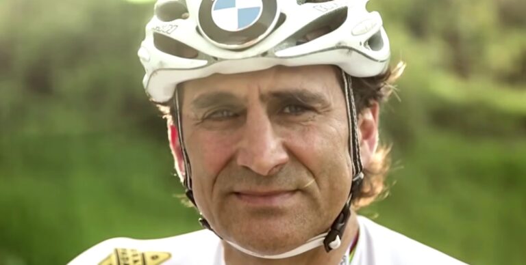 Alex Zanardi, una vita tra l’abisso del destino e l’infinito nel cuore
