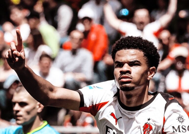 Il Milan reagisce e torna terzo, vittoria per 2-1 a Genova