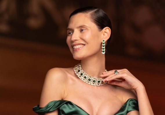 Bianca Balti, la bellezza del coraggio: dalla lotta contro la malattia al palco dei David di Donatello