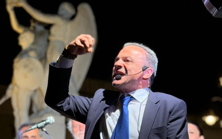 De Luca spacca il campo largo siciliano. Il Pd apre, La Vardera chiude, AVS mette il veto