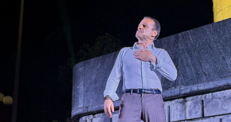 De Luca: “Tratto con il centrodestra e il centrosinistra per le Regionali”