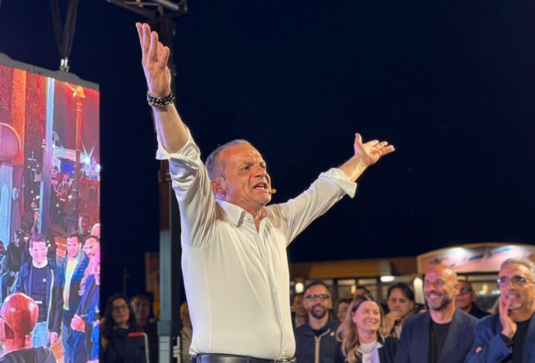 Naxos, De Luca conferma il suo pronostico: “Sarà vittoria eclatante di Puccio. Oltre il 64%, come me a Taormina”