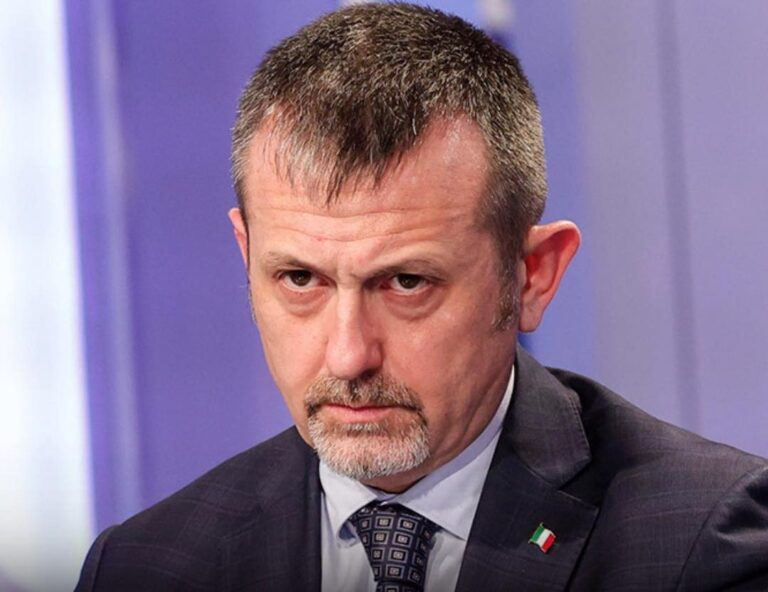 Caso Cospito, confermata la condanna a 8 mesi per Delmastro. L’ex sottosegretario: “Andrò in Cassazione”