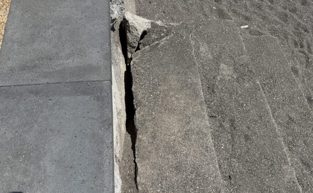 Taormina, il paradosso di Mazzeo: Bandiera Blu con accessi alla spiaggia da "Bandiera Nera" 3 IMG 3668 scaled e1779539043266