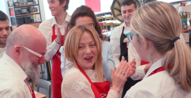 Meloni in visita a PizzAut