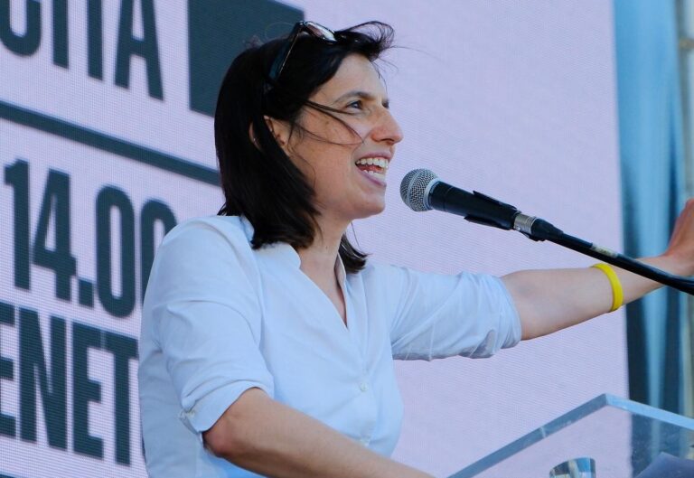 Ue, Schlein: “Meloni faccia con noi battaglia per rilancio industriale”