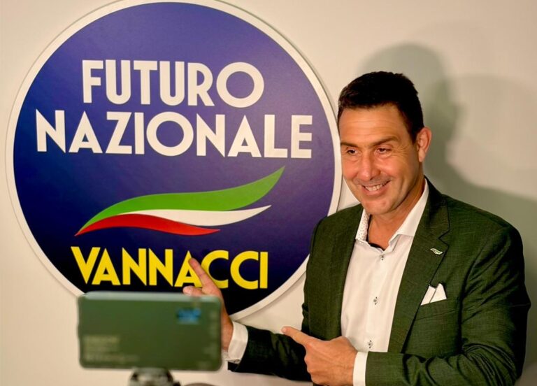 Vannacci alla conquista della Sicilia. Il generale arriva a Catania: “Cresciamo ogni giorno”