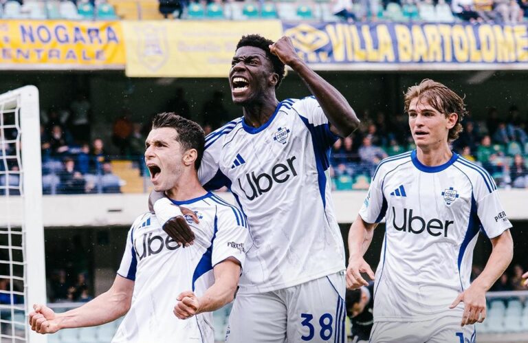 Il Como passa 0-1 a Verona ed è in Europa, Douvikas fa la storia