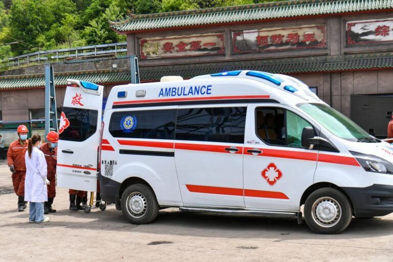 Cina, violenta esplosione sotterranea in una miniera: almeno 82 morti