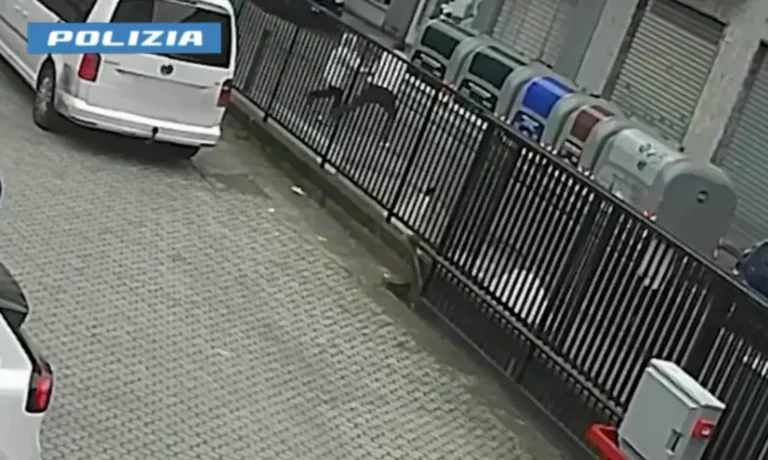 Tenta di rapinare anziana di 94 anni per strada, in manette un marocchino 35enne