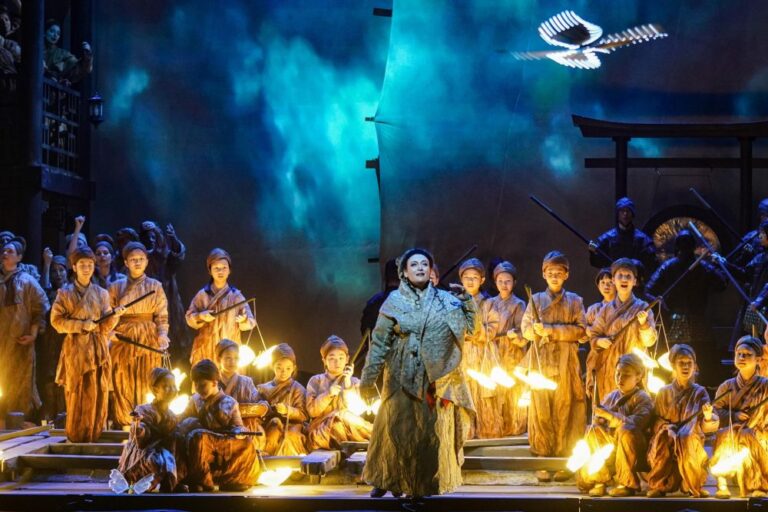 Jackie Chan reinventa la Turandot con kung fu ed estetica cinese