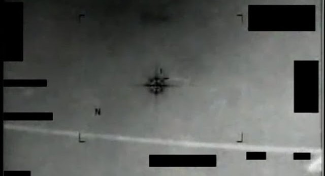 Pentagono, video UFO desecretati mostrano fenomeni aerei misteriosi