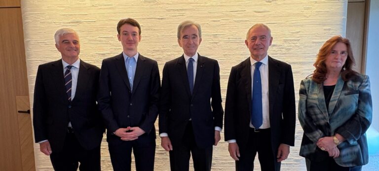 Arnault incontra Urso per rafforzare la filiera del lusso, Taormina hub strategico di LVMH in Italia