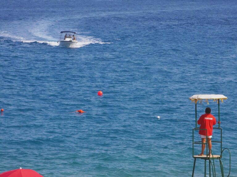 Taormina restituisce al mondo un altro gioiello: riapre la spiaggia del Caparena Taormina restituisce al mondo un altro gioiello: riapre la spiaggia del Caparena