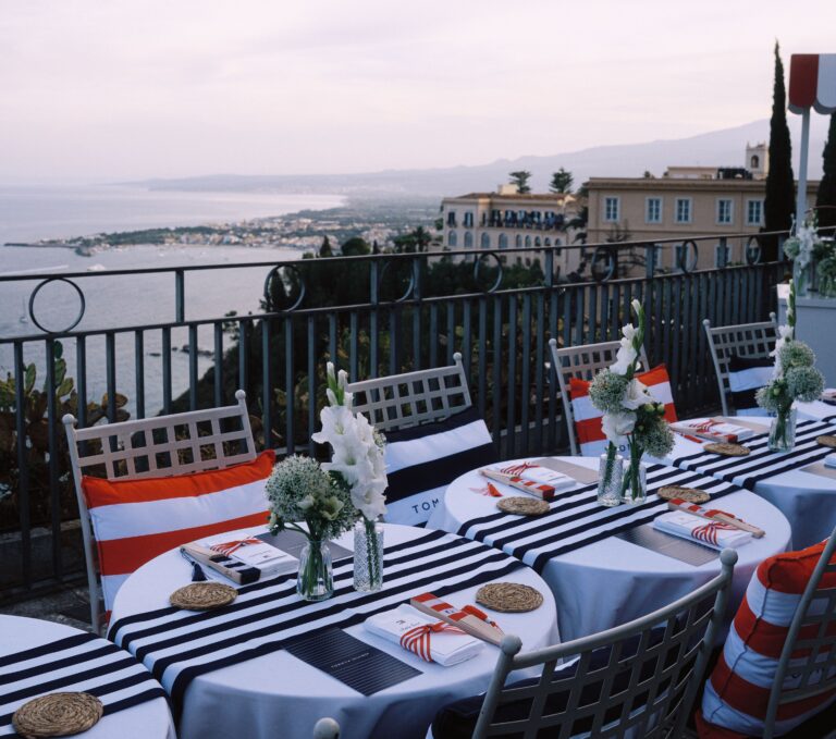 Taormina, Tommy Hilfiger lancia “The Italian Summer Project” e personalizza l’iconico Wunderbar