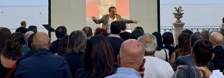 De Luca: “A Naxos andata in scena una pagina vergognosa contro di me. Mascariato quello che ho fatto a Taormina”