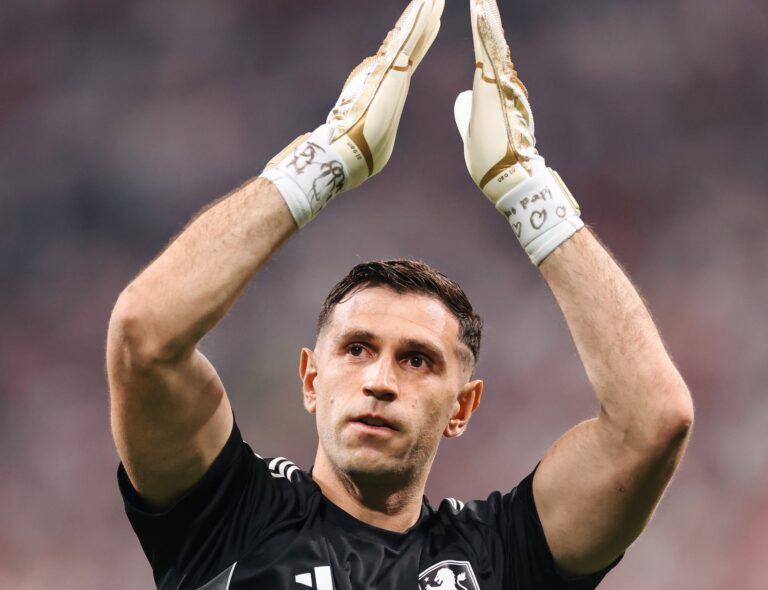 Dibu Martinez: “Ho bisogno di riflettere bene sul futuro”