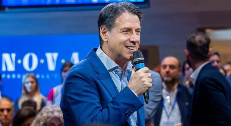 Conte: “Contratti Covid? Siamo in campagna elettorale e vogliono screditarmi”