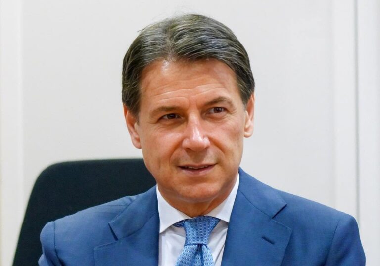 Conte: “Ora tocca a noi. Meloni si guardi allo specchio”