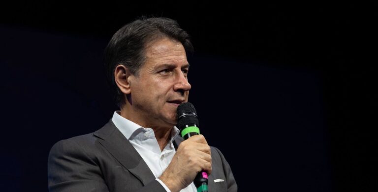 Conte: “L’Italia si rialzerà con noi”