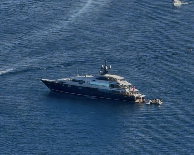 A Taormina il superyacht che fu di Briatore A Taormina il superyacht che fu di Briatore