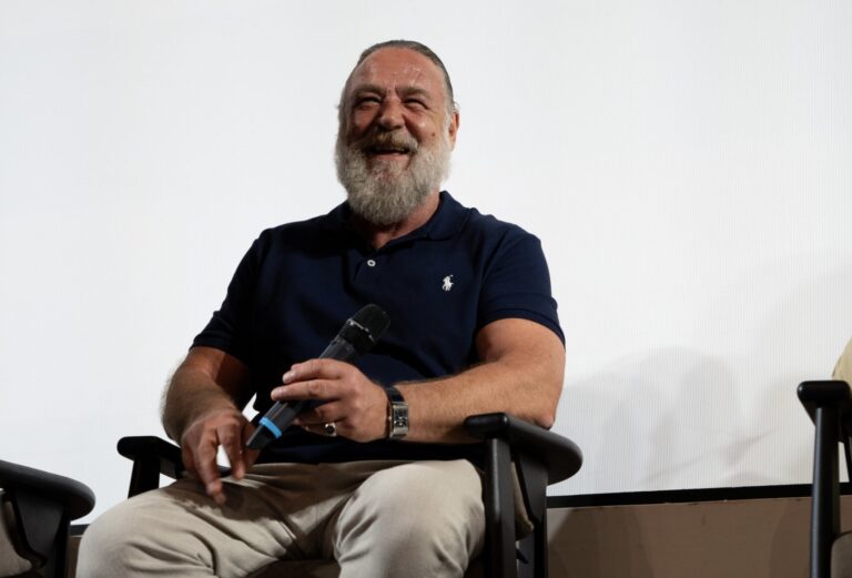 Russell Crowe si racconta a Taormina: dal Gladiatore all’amore per l’Italia