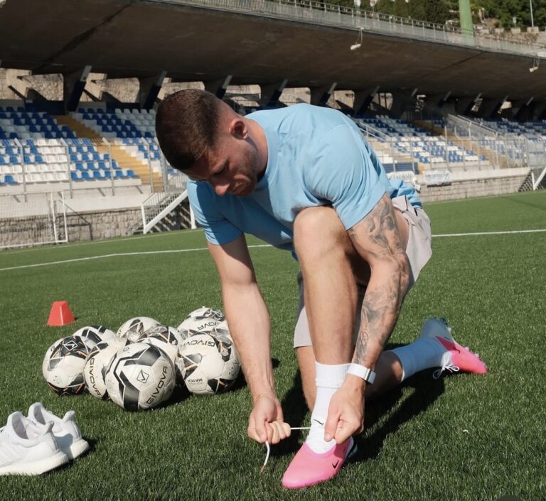 Ross Barkley a Taormina: allenamento speciale al “Bacigalupo” per il campione dell’Aston Villa