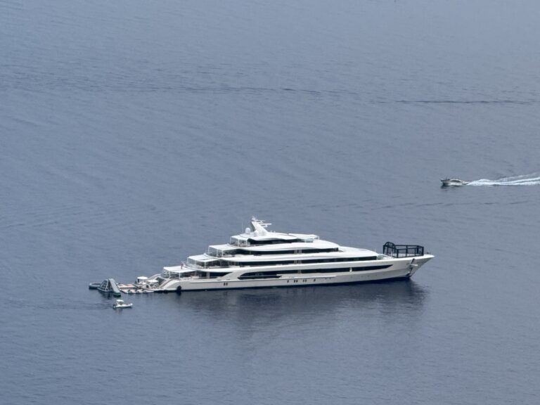A Taormina il mega-yacht da 295 mln che fu di Al Thani, ora del magnate di MBC