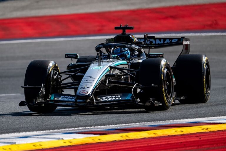 F1, Russell in pole in Austria davanti alle Ferrari di Leclerc e Hamilton, 4° Antonelli