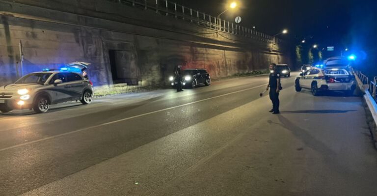 Taormina, Polizia Metropolitana intensifica i controlli sulla movida: identificate 100 persone