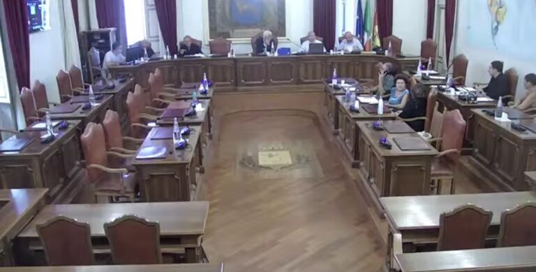 Taormina, l’opposizione: “Aumenti su funivia e parcheggi sono una manovra di cassa per i conti Asm”