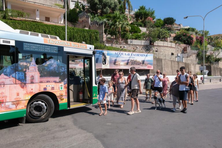 Asm Taormina lancia il servizio “Sea Line” per collegare stazione FS-Isola Bella-Mazzeo-Letojanni Asm Taormina lancia il servizio “Sea Line” per collegare stazione FS-Isola Bella-Mazzeo-Letojanni