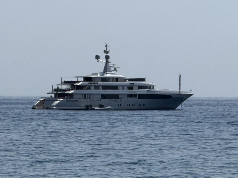 Taormina capitale del lusso: arriva “Regina d’Italia”, il mega-yacht di Stefano Gabbana Taormina capitale del lusso: arriva “Regina d’Italia”, il mega-yacht di Stefano Gabbana