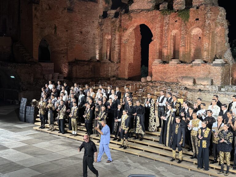 Dolce&Gabbana Alta Sartoria a Taormina, un trionfo di pathos e tradizione al Teatro Antico