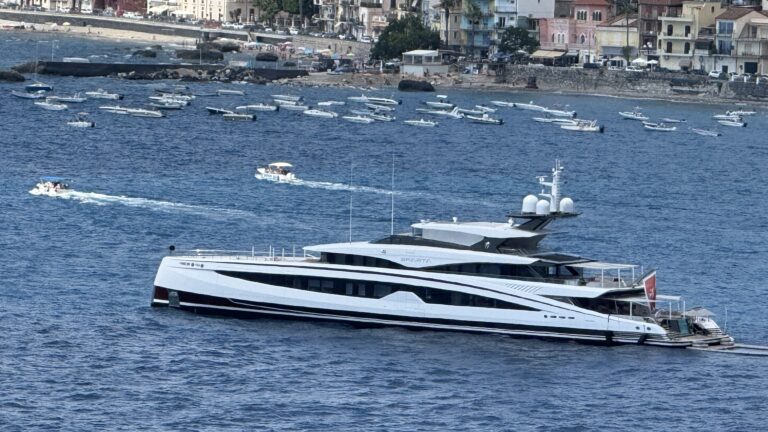 Taormina accoglie Sparta: è il super-yacht di Leonid Fedun, co-fondatore di Lukoil