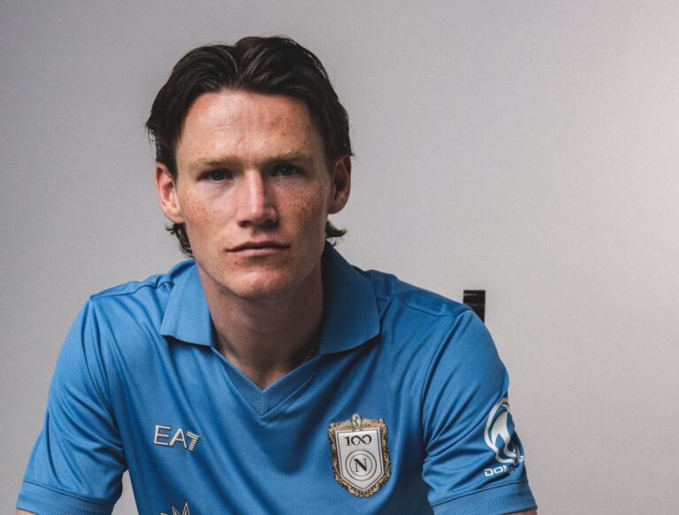 Napoli, arriva la maglia del centenario Napoli, arriva la maglia del centenario