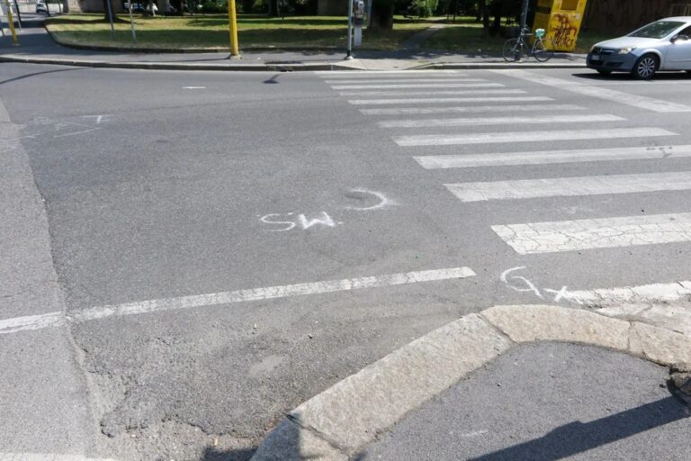 Ragazzo di 16 anni alla guida di un monopattino muore travolto da un’auto nell’Oltrepò Pavese
