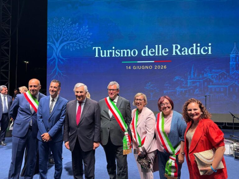 Cresce il turismo delle radici, nel 2026 i viaggiatori saranno 7,4 mln: Letojanni protagonista in Sicilia