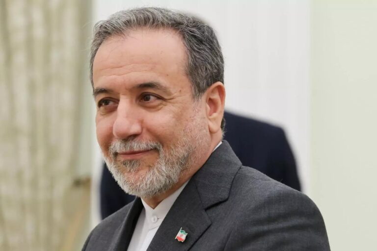 Iran, Araghchi: “Su Hormuz gli Usa hanno commesso errori di valutazione”
