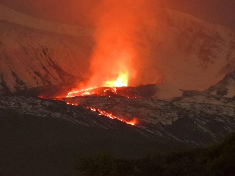 Behncke (INGV): “Facciamo chiarezza sull’Etna. Basta fake news e allarmismi”