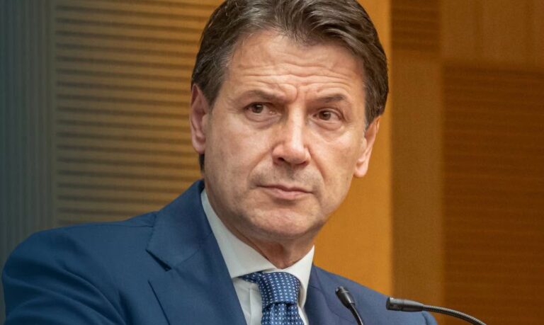 Conte: “Meloni fischiata, ora prenda contatto con la realtà. Fallimenti non si possono nascondere”
