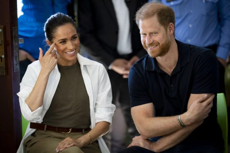Harry e Meghan tornano nel Regno Unito, il primo ministro Burnham: “La loro sicurezza è una questione privata”
