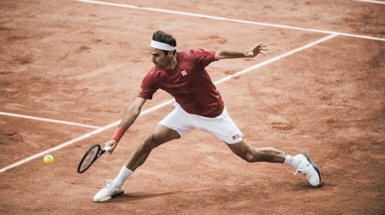 Federer lascia Taormina e va a Positano: il “King” del tennis dà spettacolo tra le falesie