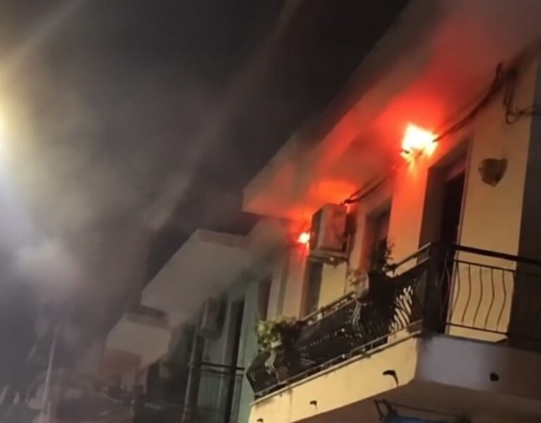 Letojanni, fiamme da un cavo elettrico. Una residente: “Io e il mio bambino abbiamo rischiato la vita”